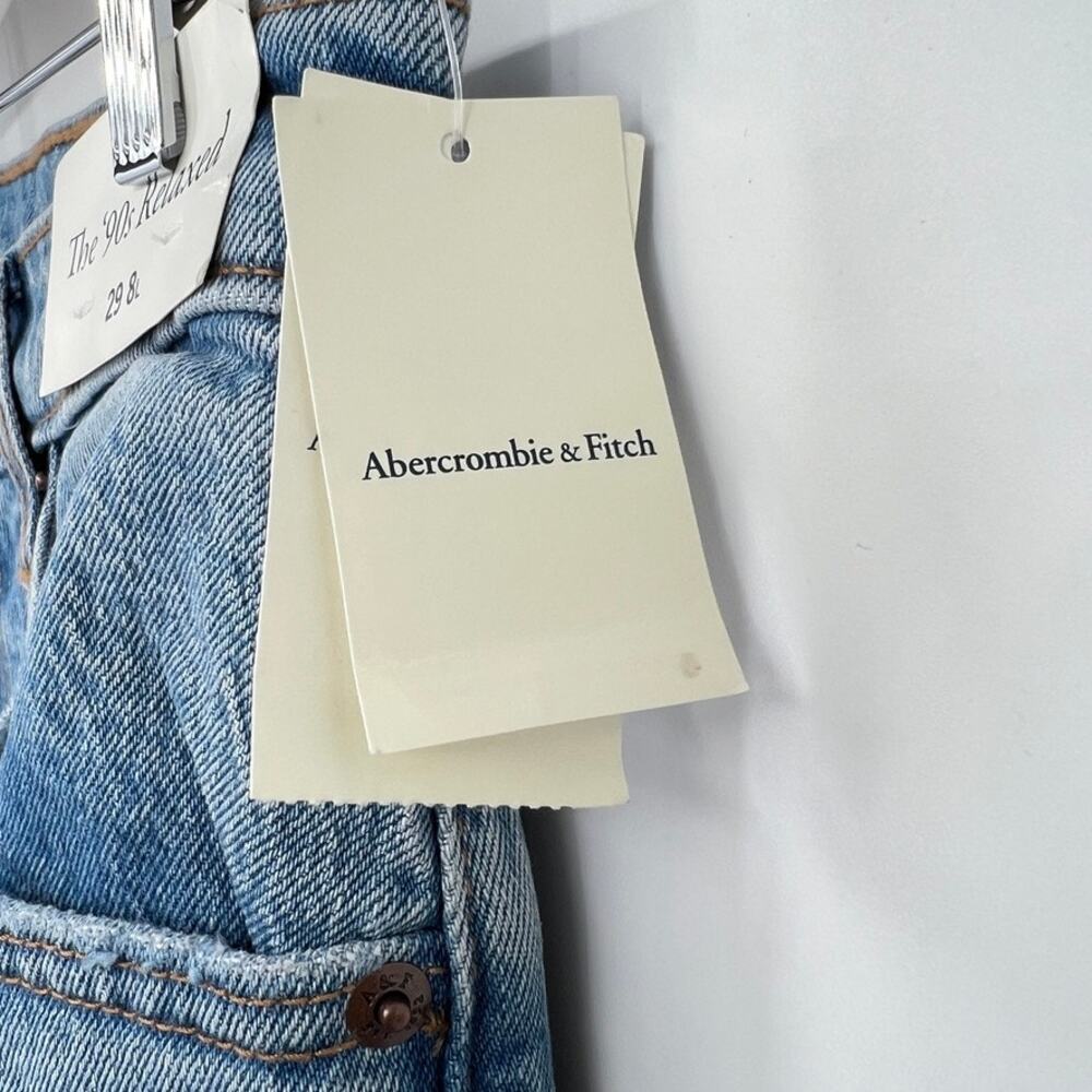 NWT Abercrombie & Fitch The 90s Relaxed High Rise Jeans Light Wash 8‎ Long Tall - Picture 6 of 11
